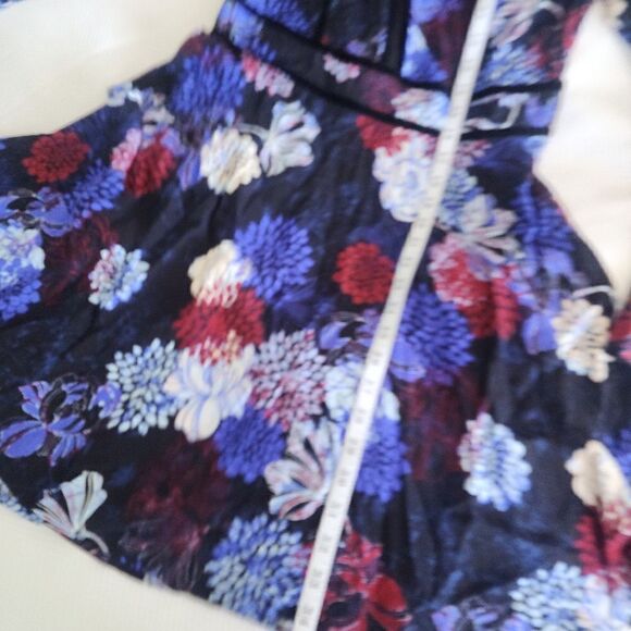 Guess NWOT fit and flare velvet trim mesh cleavage floral dress - Picture 12 of 16